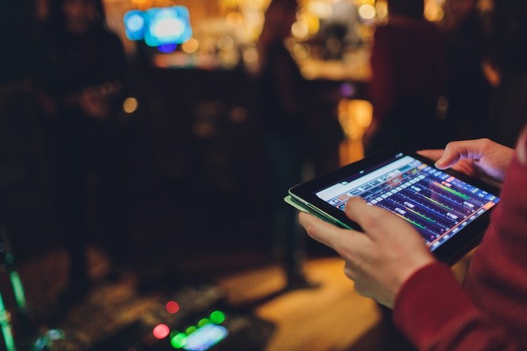Mobile user and Brand 